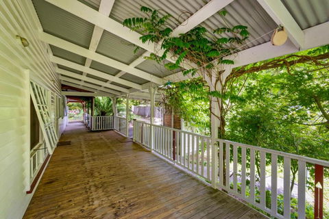 Magical Lucindale - Gorgeous 4 Bedroom House - Sunshine Coast Tourism 1