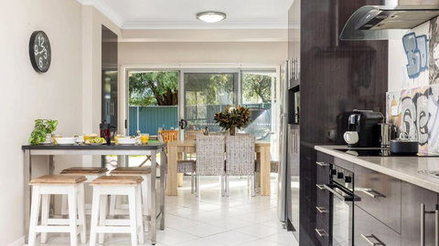 Magnolias - Holiday Sunshine Coast 3