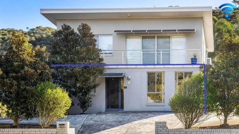 Magnolias - Holiday Sunshine Coast 0