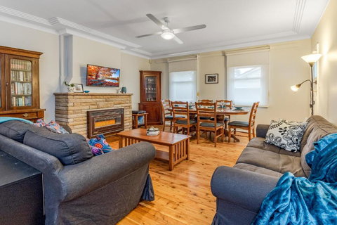 Magpie Cottage Katoomba - Holiday Sunshine Coast 0