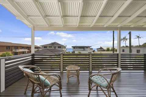 Main Beach - Holiday Sunshine Coast 1