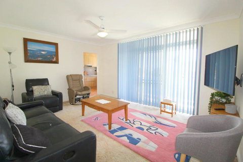 Main Stay 8, 1 Main Street - Holiday Sunshine Coast 2