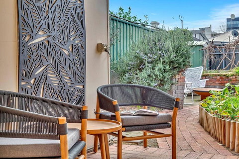 Main Street Terrace - An Elegant Urban Escape - Holiday Sunshine Coast 1