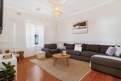 Maison La Plage Brighton - Holiday Sunshine Coast 0