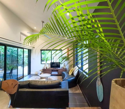 Makilaki Ulysses Machans Beach Cairns - Holiday Sunshine Coast 0