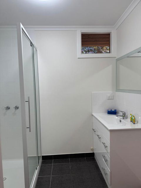 Mallacoota Log Cabins - Holiday Sunshine Coast 1