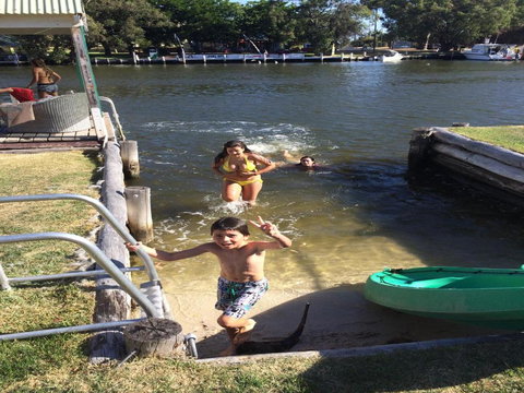 Mandurah Riverfront Holiday Rental - Sunshine Coast Tourism 1