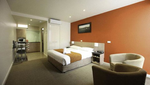 Mansfield Motel - Sunshine Coast Tourism 0