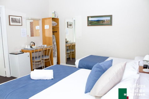 Mansfield Travellers Lodge - Sunshine Coast Tourism 1