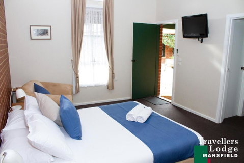 Mansfield Travellers Lodge - Sunshine Coast Tourism 0