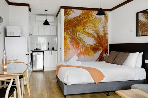 M Hotel - Holiday Sunshine Coast 1