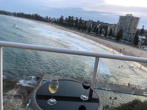Manly Waterfront Beach Stay - Sunshine Coast Tourism 3