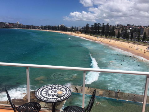 Manly Waterfront Beach Stay - Sunshine Coast Tourism 0