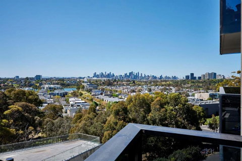 Maribyrnong Marvel Charm With Cityscape Bliss - Sunshine Coast Tourism 3