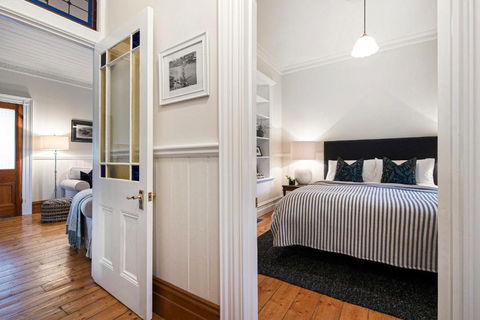 MARIGOLD COTTAGE Charming 1870s Central Daylesford Cottage - Holiday Sunshine Coast 1