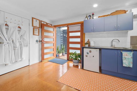 Marche Home Stay, Immaculate Presentation, Private & Relaxing - Holiday Sunshine Coast 2