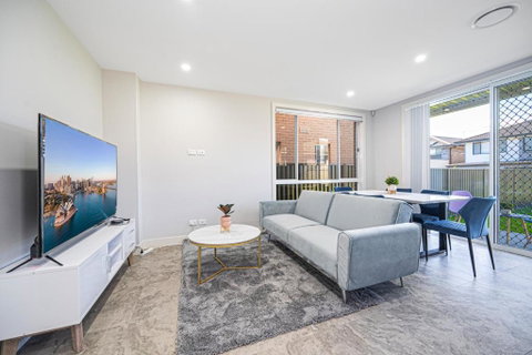 Marsden Park 2 Level Brand New House Near Parks - Sunshine Coast Tourism 0