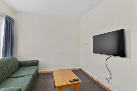 Martin Cash Motel - Sunshine Coast Tourism 2