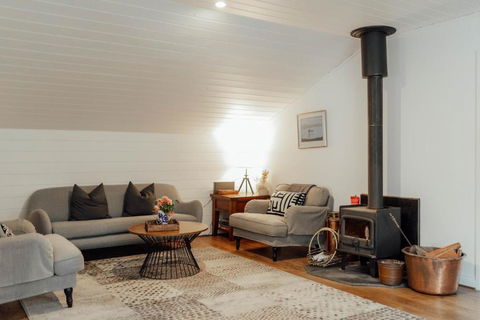MARYBANK ESTATE - BARN LOFT - Holiday Sunshine Coast 0