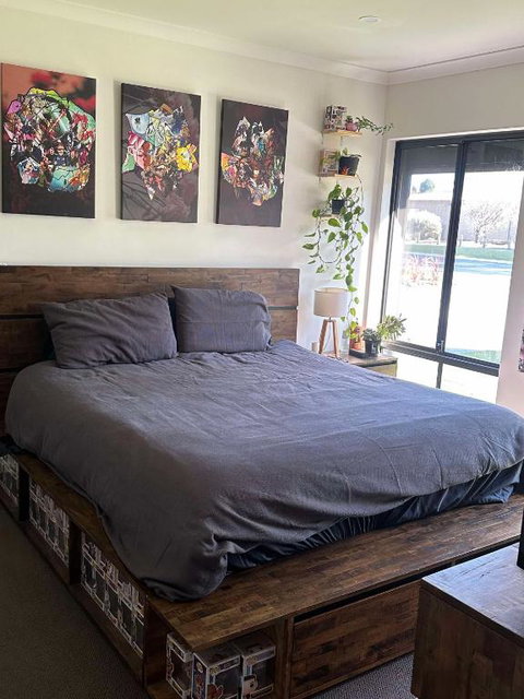 Master Bedroom Beechboro - Holiday Sunshine Coast 0