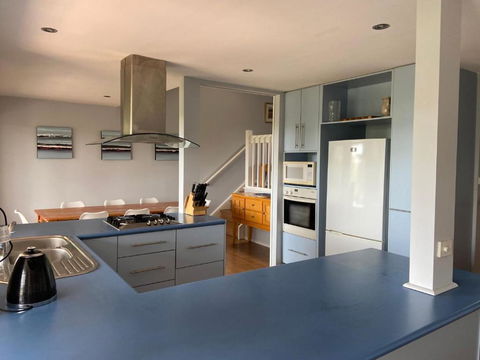 McCrae Treehouse - Sunshine Coast Tourism 1