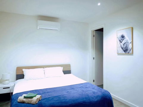 Melbourne Airport Area 3Bedroom House Strathmore Heights - Holiday Sunshine Coast 1