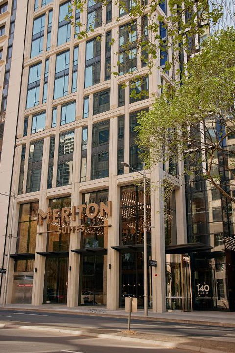 Meriton Suites Melbourne - Holiday Sunshine Coast 1