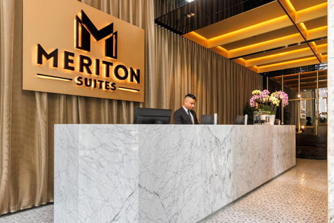 Meriton Suites Melbourne - Holiday Sunshine Coast 2