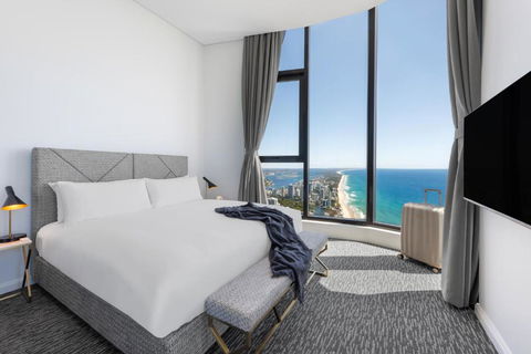 Meriton Suites Surfers Paradise - Holiday Sunshine Coast 0