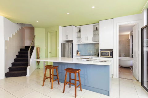 Merlot Verdelho Townhouses - Holiday Sunshine Coast 2