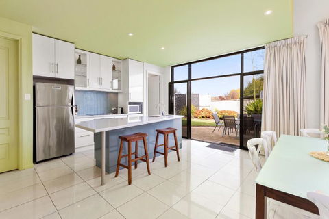 Merlot Verdelho Townhouses - Holiday Sunshine Coast 3