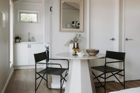 Mewburn Park Retreats - The Lakehouse - Sunshine Coast Tourism 3