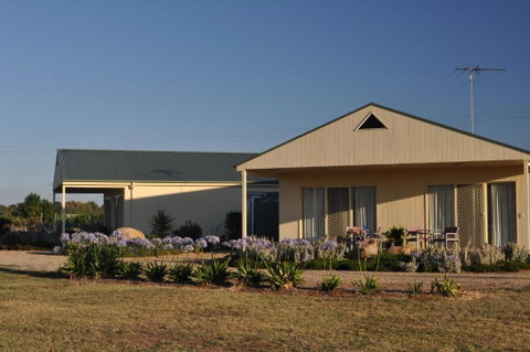 Milawa Muscat Retreat B&B - Sunshine Coast Tourism 1