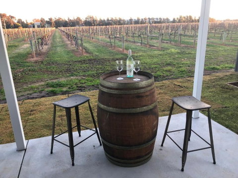 Milawa Vineyard Views - Guesthouse 1 - Sunshine Coast Tourism 1