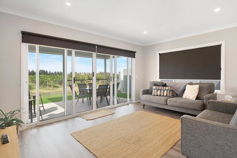 Milawa Vineyard Views - Guesthouse 1 - Sunshine Coast Tourism 3