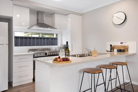 Milawa Vineyard Views - Guesthouse 1 - Sunshine Coast Tourism 0