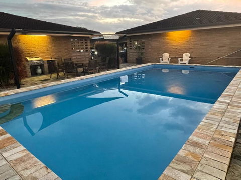 Milgate Motel - Sunshine Coast Tourism 3
