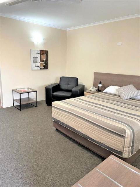 Milgate Motel - Sunshine Coast Tourism 0