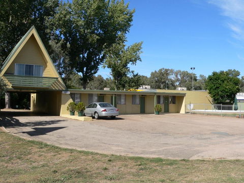 Millers Cottage Motel - Sunshine Coast Tourism 2
