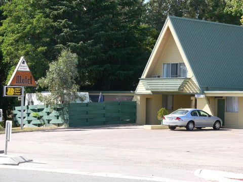Millers Cottage Motel - Sunshine Coast Tourism 0