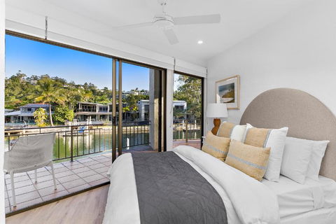 Mid-Level Riverfront 2 Bedroom Apartment Steps From Hastings Street - By Stay Noosa - Holiday Sunshine Coast 0