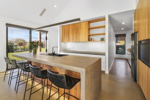 Mayple Peaks - Sunshine Coast Tourism 3