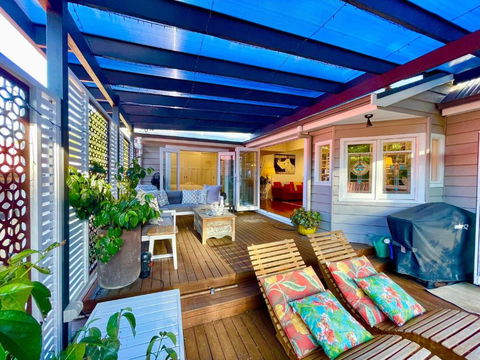 Mimosa House - Holiday Sunshine Coast 1