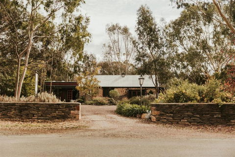 Mintaro Cottage - Holiday Sunshine Coast 0