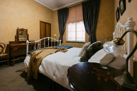 Mintaro Hideaway - Holiday Sunshine Coast 1