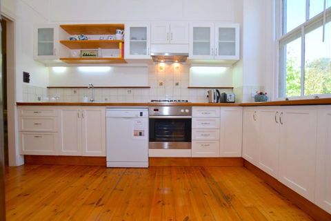 Mintie Cottage On Leura Mall - Sunshine Coast Tourism 2