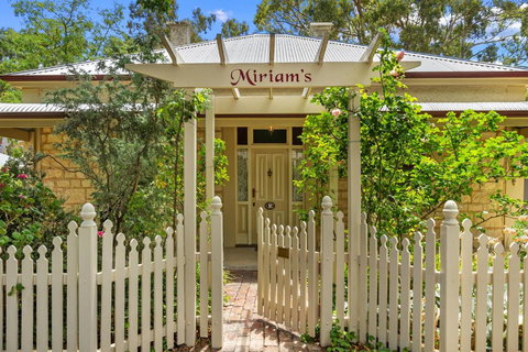 Miriams Cottage - Sunshine Coast Tourism 0