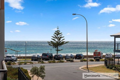 Moana Seaside Retreat - 2 Bedroom, Spa , Living Area & Pet Friendly - Holiday Sunshine Coast 0