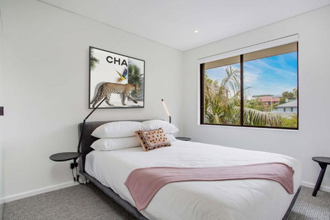 Modern, North-east Facing, 2-bed Apartment - Holiday Sunshine Coast 1