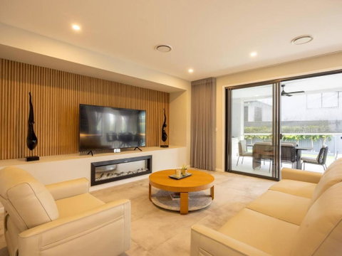 Modern 5BR With Pool Scenic Views And Private Cinema - Sunshine Coast Tourism 1